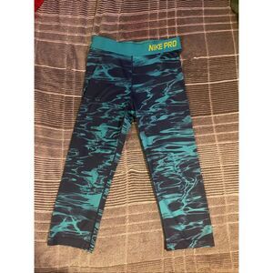 Nike Pro Dri-Fit Gym Workout Yoga TEAL Tie Dye Capri’s M